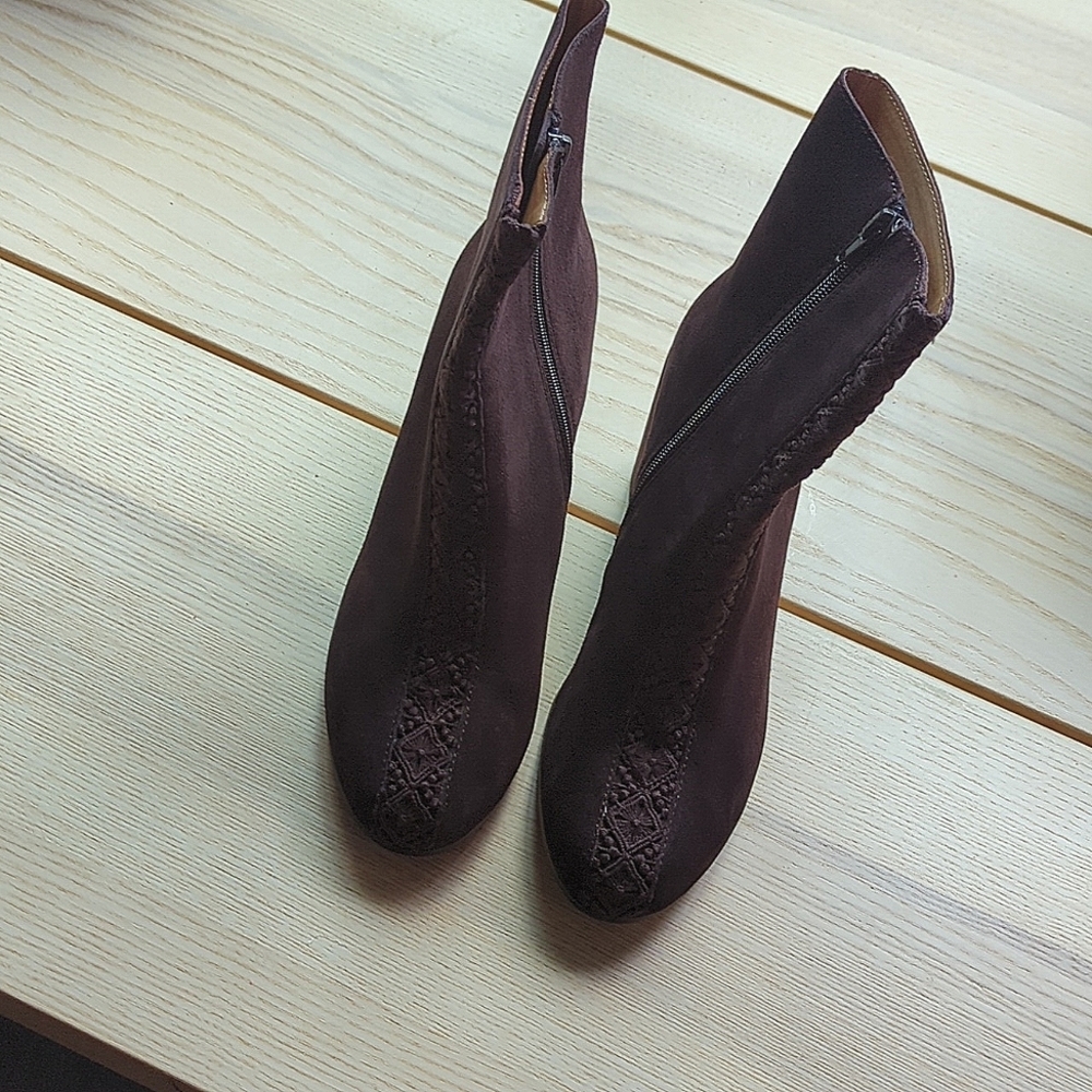 🆕🌿HIPPY SUEDE BETTYE MULLER BOOTIES🌿 - Picture 2 of 9